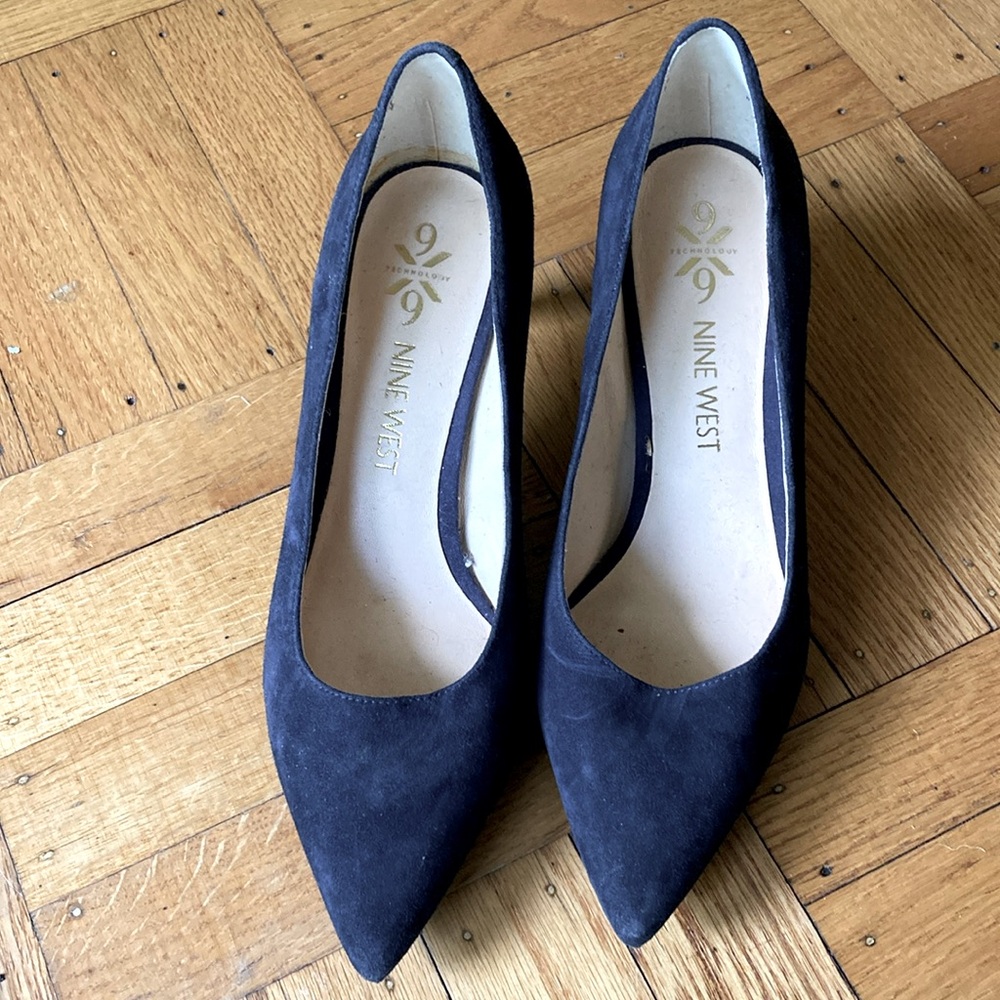 Nine West black suede heels pumps size 7.5 anti-slip bottom